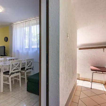 Ana, Malinska, Vantacici, Island Krk *